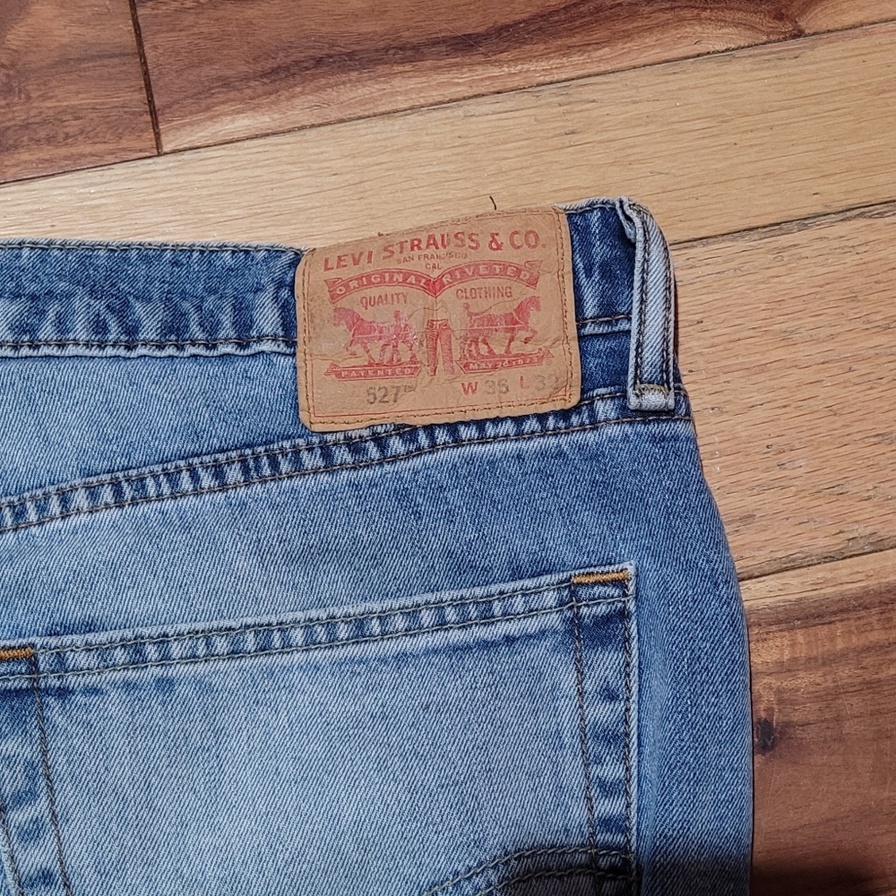 36x33 Levi's SOFT!!